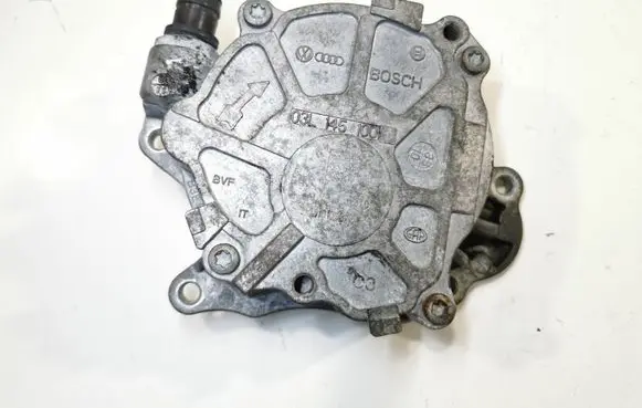 Volkswagen Golf VI Vacuum pump 03L145100