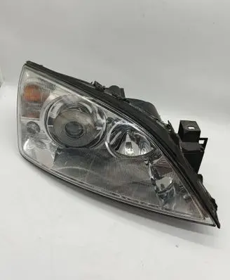 Ford Mondeo Mk III Headlight/headlamp 030117427400 310304