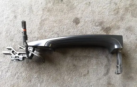 BMW 4 F32 F33 Front door exterior handle 7329371