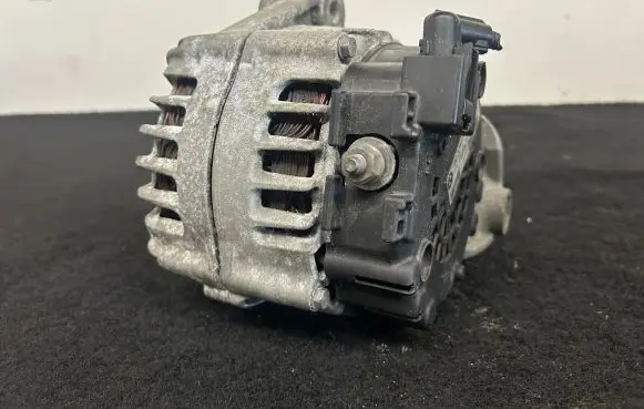 BMW 3 E90 E91 Generator/alternator FG18S019 7802261 2543461C