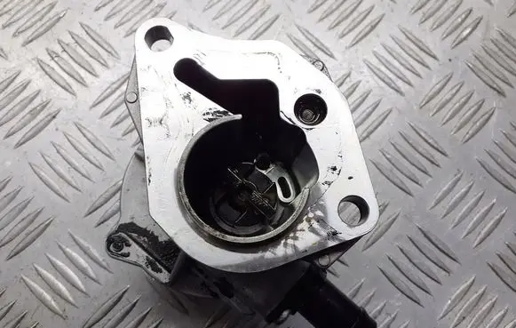 Renault Megane II Vacuum pump
