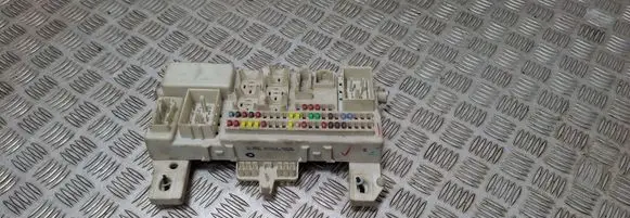 Mazda 3 I Fuse module 9650010780 PBTGF30