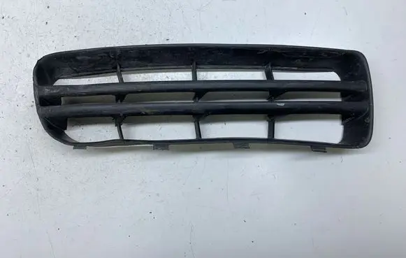 Skoda Octavia Mk1 (1U) Front bumper lower grill 1U0807368C