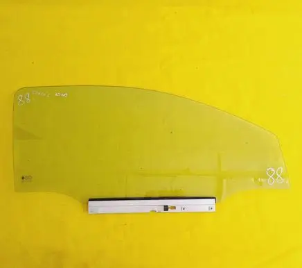Opel Corsa C Front door window/glass (coupe)
