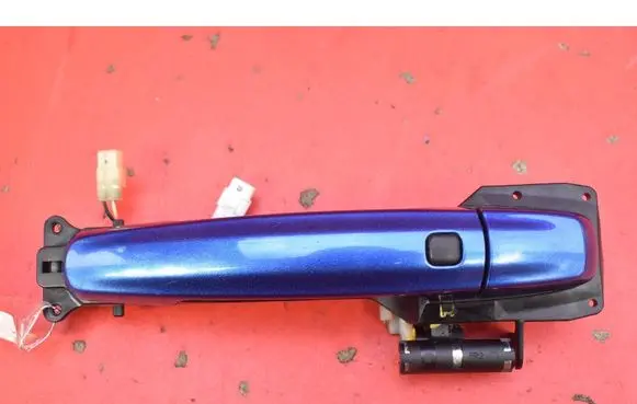 Suzuki SX4 Front door exterior handle 