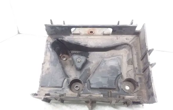 Volkswagen Polo IV 9N3 Battery tray 6Q0915331