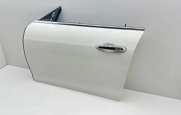 Maserati Ghibli Front door