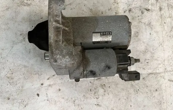 Peugeot 208 Starter motor 9671530880