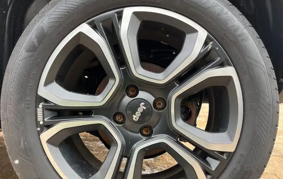 Jeep Avenger R18 alloy rim 52197384