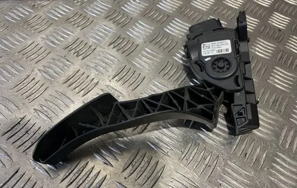 Volvo XC90 Accelerator throttle pedal 6G929F836CC