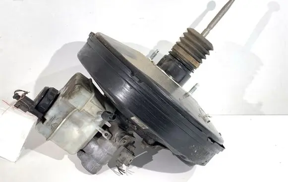 Volkswagen PASSAT B7 Brake booster 3C1614105AQ