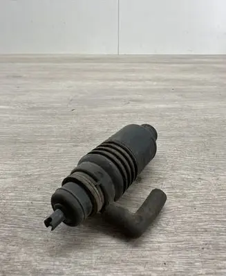 Audi A6 S6 C4 4A Windscreen/windshield washer pump 4A0955651
