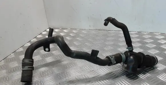 Mercedes-Benz B W245 Engine coolant pipe/hose