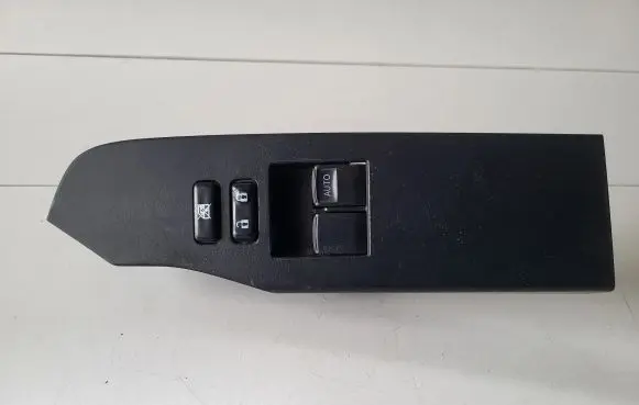Toyota Auris E180 Other switches/knobs/shifts 7423102D20