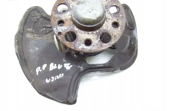 Mercedes-Benz C W204 Front wheel hub spindle knuckle