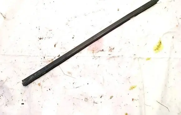 Opel Corsa D Front door glass trim molding 13188958