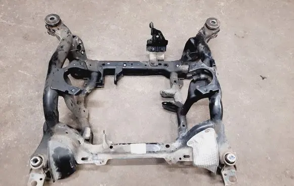Jeep Grand Cherokee Engine mounting bracket