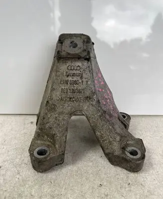 Audi A4 S4 B5 8D Engine mounting bracket 8E0199307R 898611