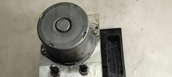 BMW X3 E83 ABS Pump 3424682 3424683 6762059