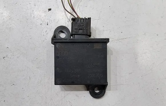 Audi Q7 4L Tire pressure sensor 4F0907283 20003019 053300401200