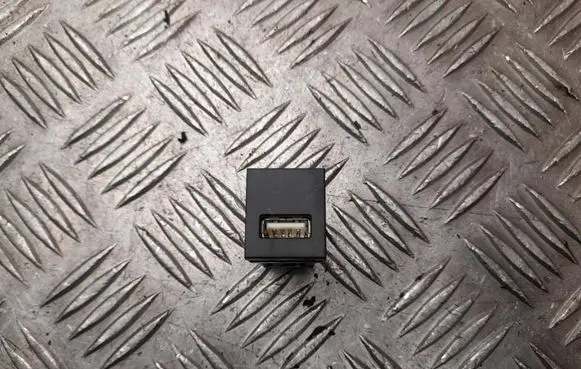 USB socket connector