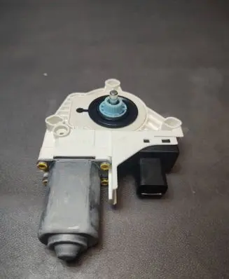 Tesla Model Y Front door window regulator motor A14248112