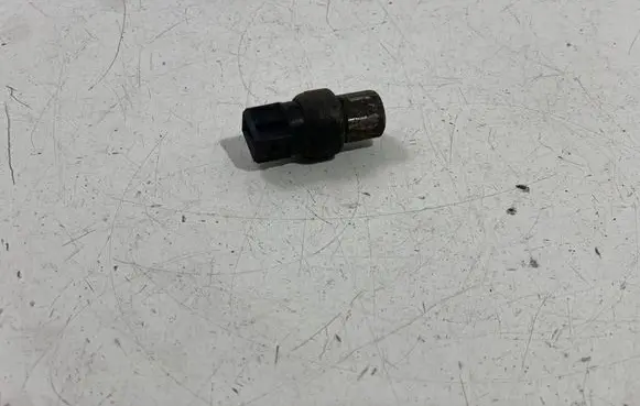 Volvo 850 Air conditioning (A/C) pressure sensor 1343215