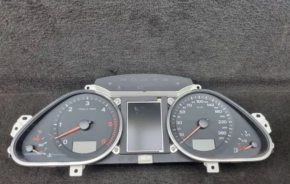 Audi Q7 4L Speedometer (instrument cluster) 4L0920930R 4F0910930C