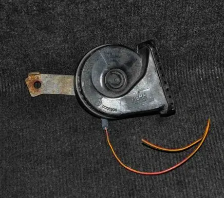 Renault Trafic II (X83) Horn signal E30055306