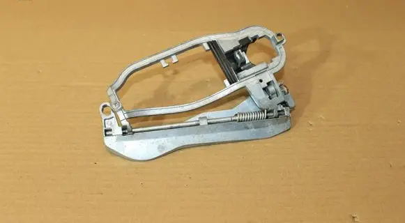 BMW X5 E53 Front door exterior handle/bracket 8243616
