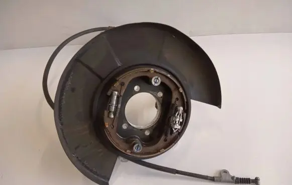 Infiniti Q50 Rear wheel hub spindle/knuckle 