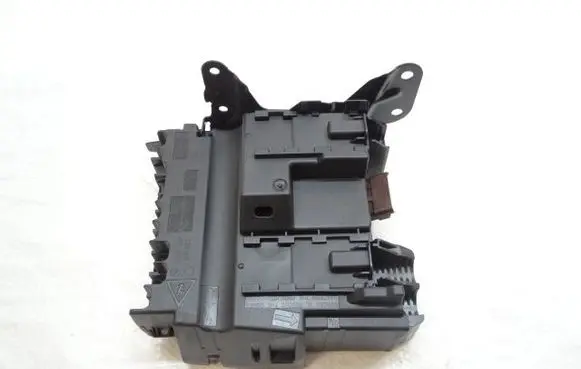 Opel Grandland X Fuse box set 9820081480