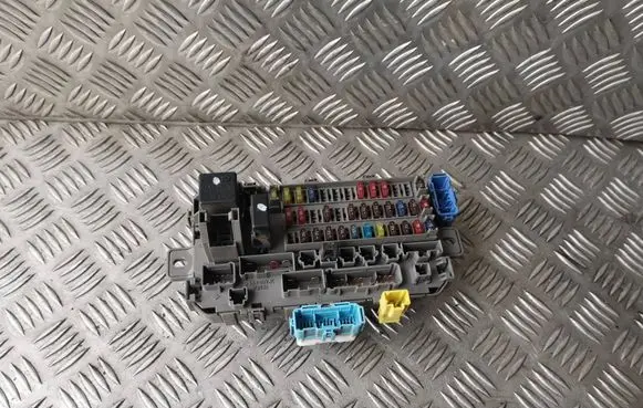 Honda Civic Fuse module 38600S04G0