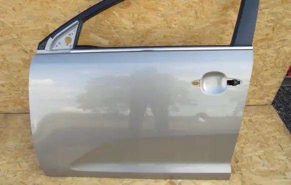KIA Sportage Front door