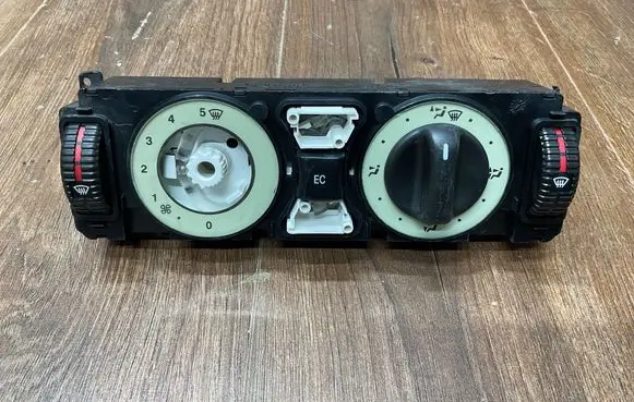 Mercedes-Benz E W210 Climate control unit 2108300385