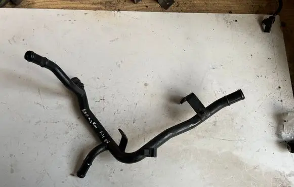 Skoda Roomster (5J) Engine coolant pipe/hose 045121065M