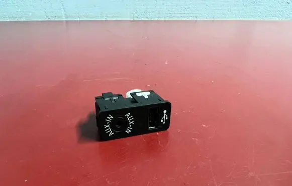 BMW X1 F48 F49 USB socket connector 9229246 84109229246