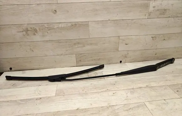 BMW X3 E83 Front wiper blade arm 7051668