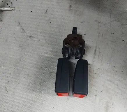Ford Kuga I Rear seatbelt buckle a613k21aa