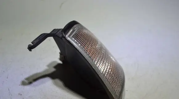 Nissan Primera Front indicator light 