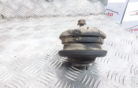 Mercedes-Benz Vito Viano W639 Engine mount bracket A6392410413