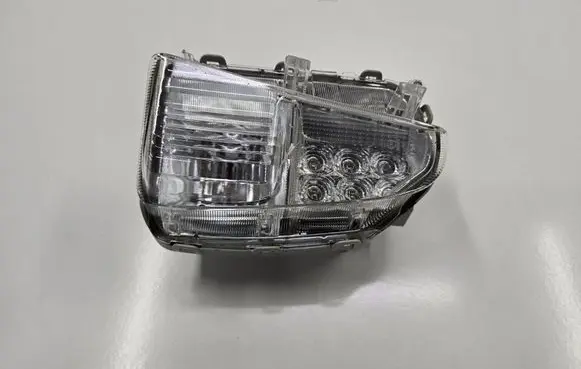 Toyota Prius (XW30) Front fog light 8151147050