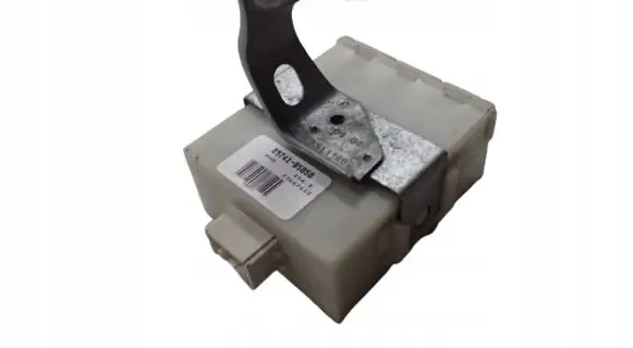 Toyota Avensis T250 Door control unit/module 8974105050