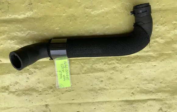 Mercedes-Benz C AMG W204 Engine coolant pipe/hose A6462031082