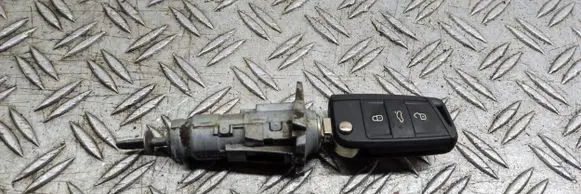 Skoda Fabia Mk3 (NJ) Front door lock (next to the handle) 6V0837167