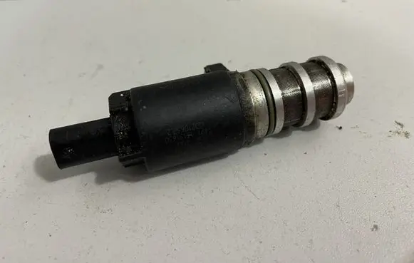 BMW 6 F12 F13 Electromagnetic valve 7596899