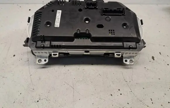 Toyota Yaris Speedometer (instrument cluster) 838000DT70