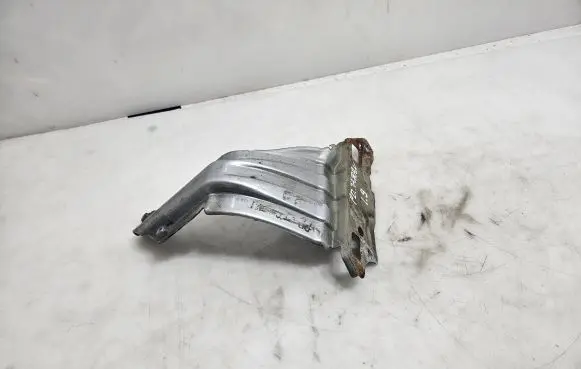 Fender mounting bracket