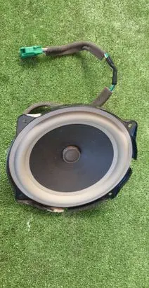 Ford Explorer VI Front door speaker