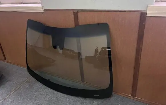 KIA Sportage Front windscreen/windshield window 43R010335
